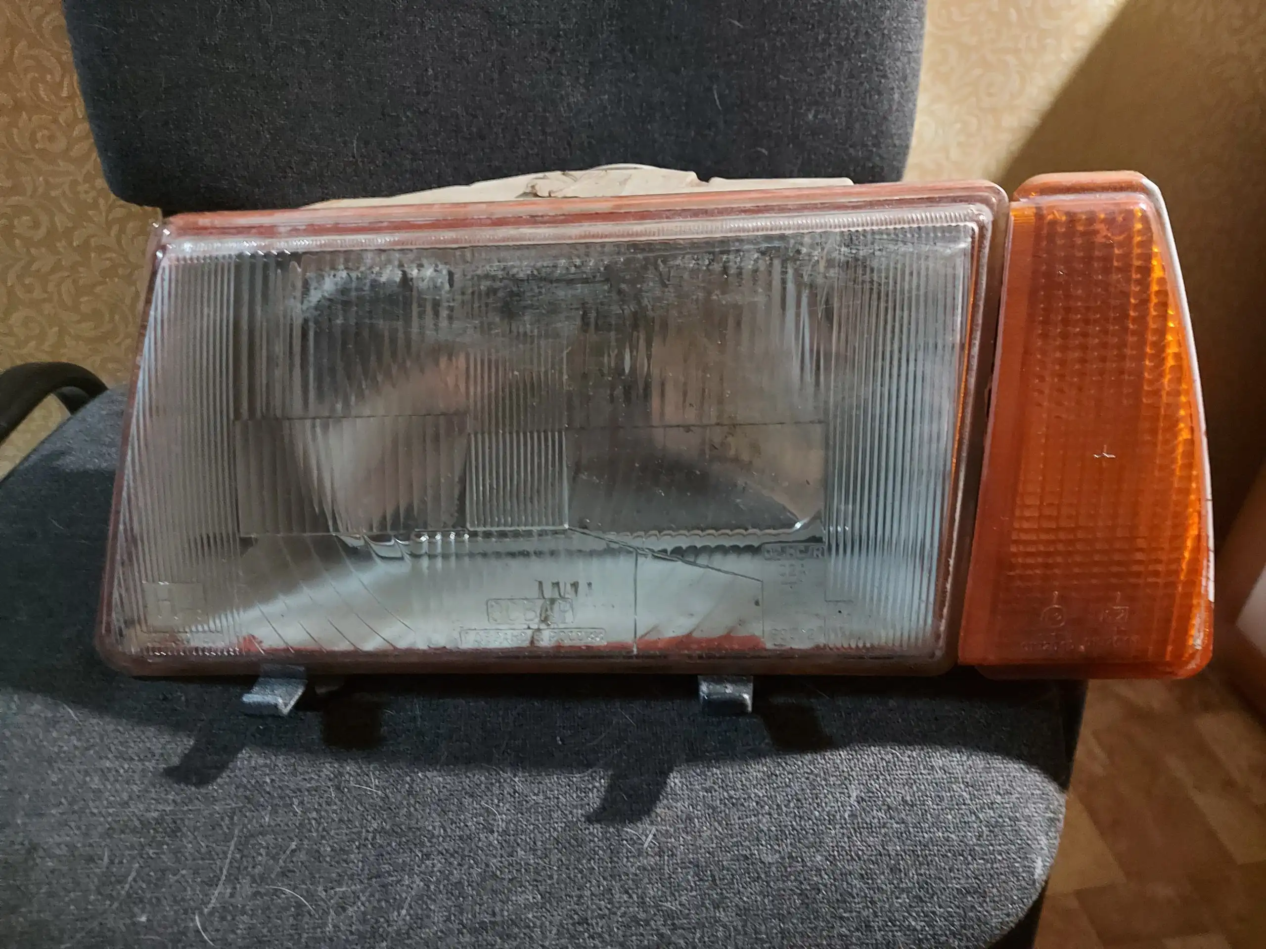 Продажа приборной панели Renault 19 и фары ВАЗ 2108 - Автозапчасти (Запчасти) в Ярославль