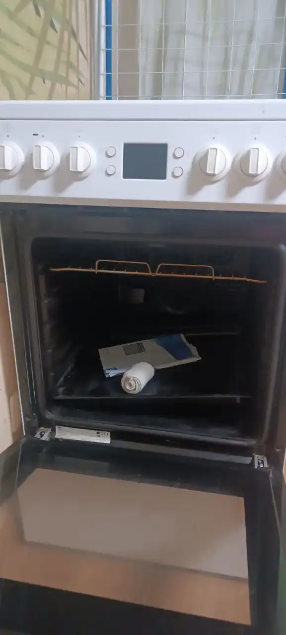 Продам плиту электрическую с документами - Кухонная техника (Для дома и дачи) в Ярославль