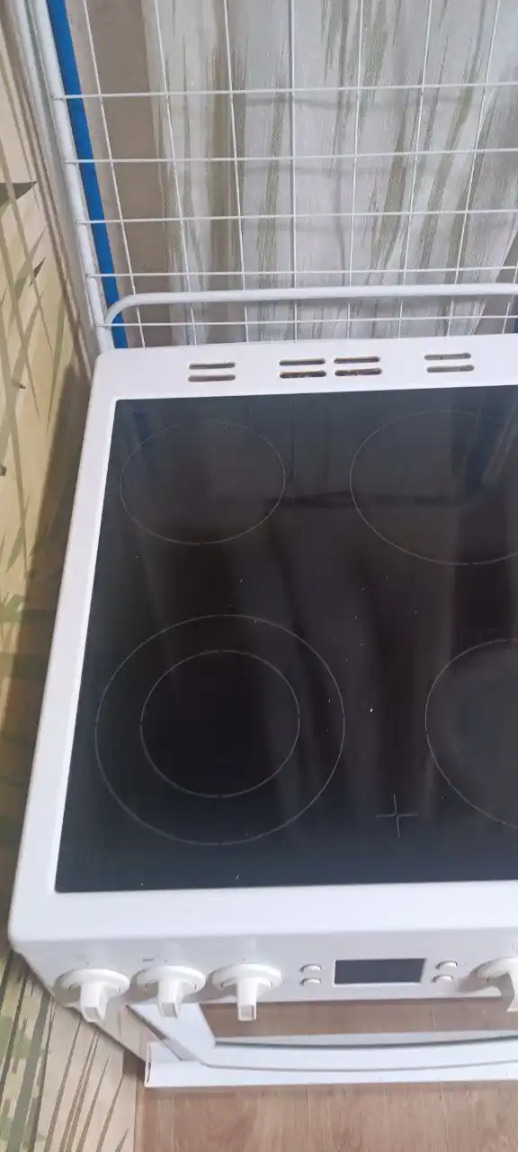 Продам плиту электрическую с документами - Кухонная техника (Для дома и дачи) в Ярославль