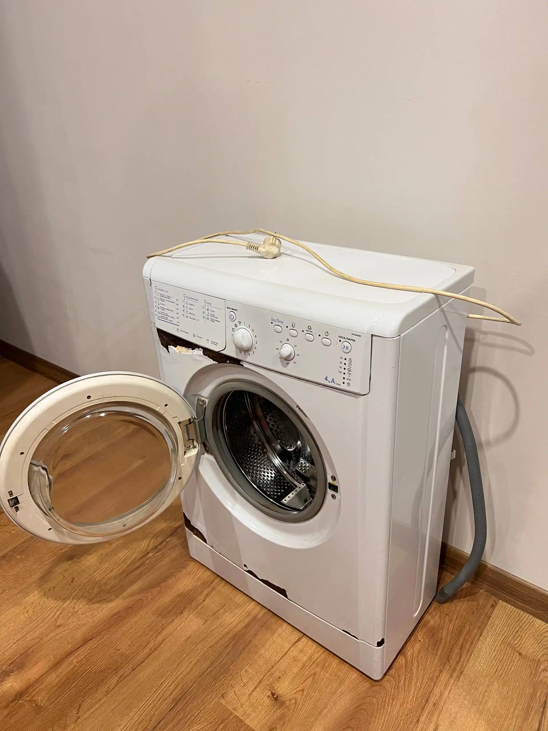 Стиральная машина Indesit на запчасти или восстановление - Барахолка в Ярославль