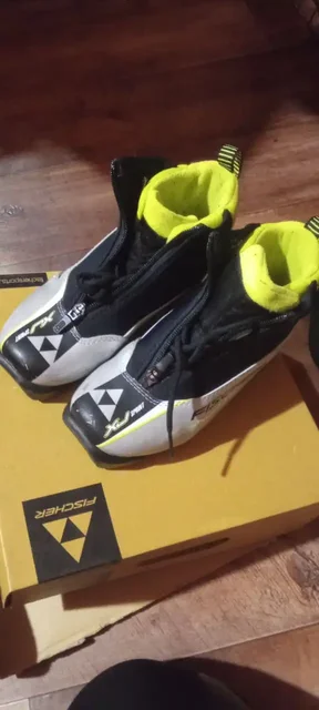 Лыжные ботинки Фишер размер 31 с лыжами - Хобби и отдых в Ярославль