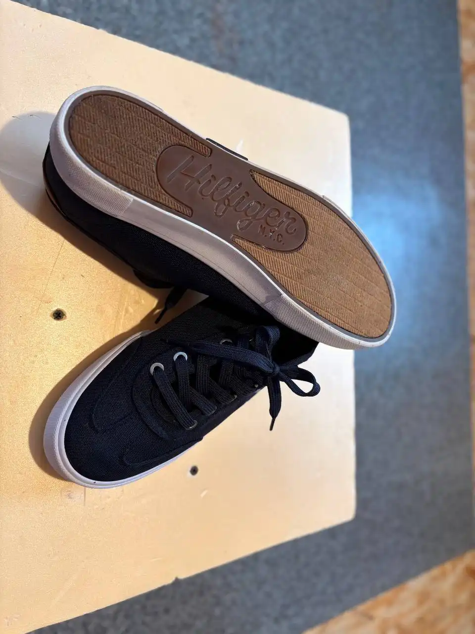 Кеды Tommy Hilfiger новые, размер 42 синий - Обувь (Одежда) в Пермь