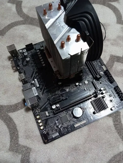 Комплект процессора Ryzen 7 1700 и материнской платы A520 - частное объявление в Пермь