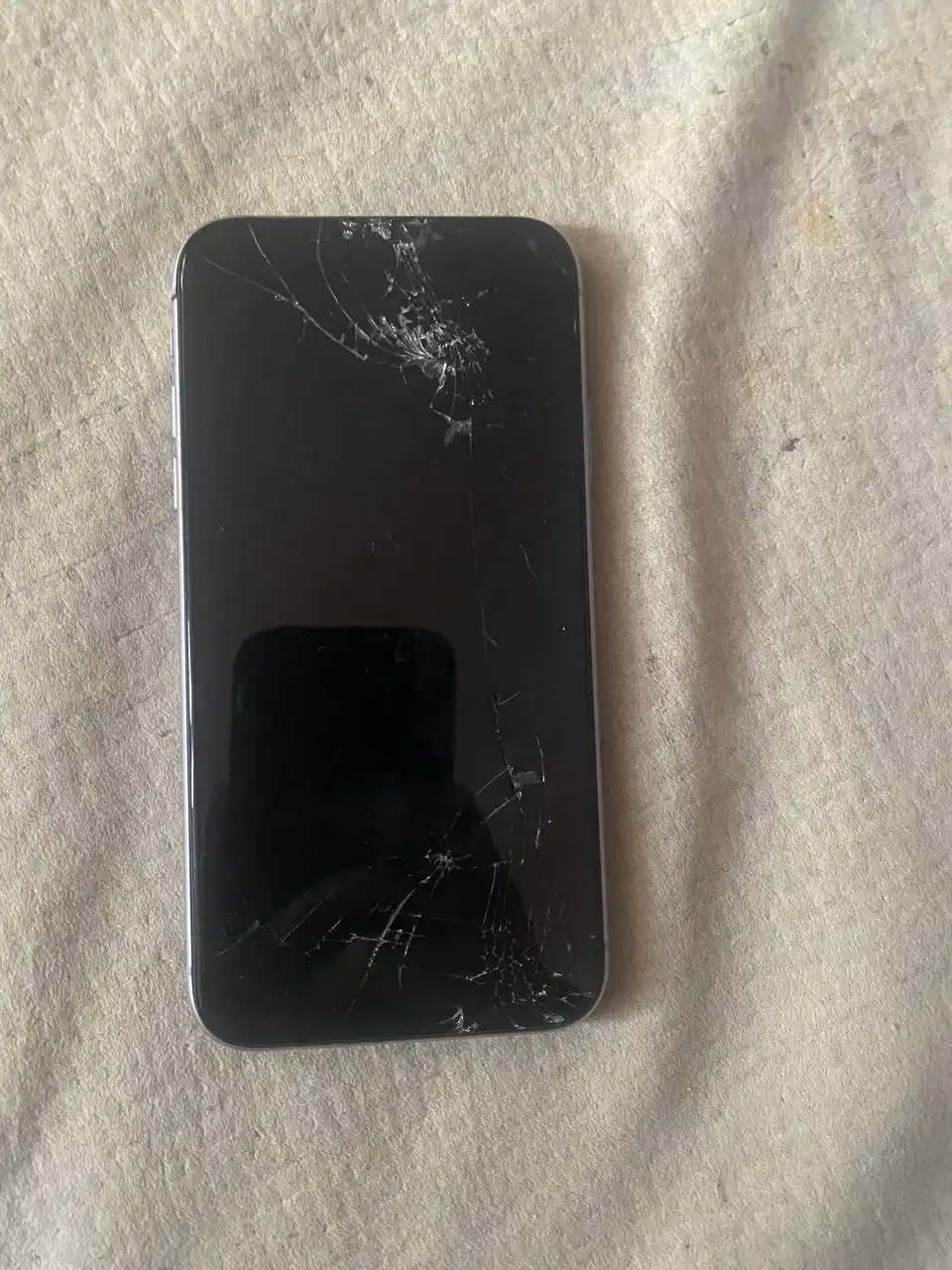 Обмен телефона с неработающими камерой и фонариком - Телефоны и смартфоны (Электроника) в Пермь