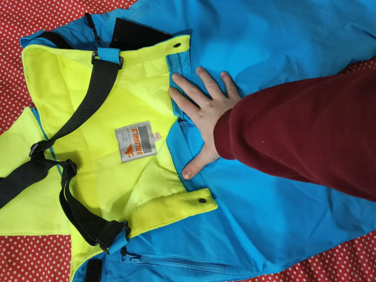 Продам зимний горнолыжный комбинезон VALIANLY - Спортивная одежда (Одежда) в Пермь