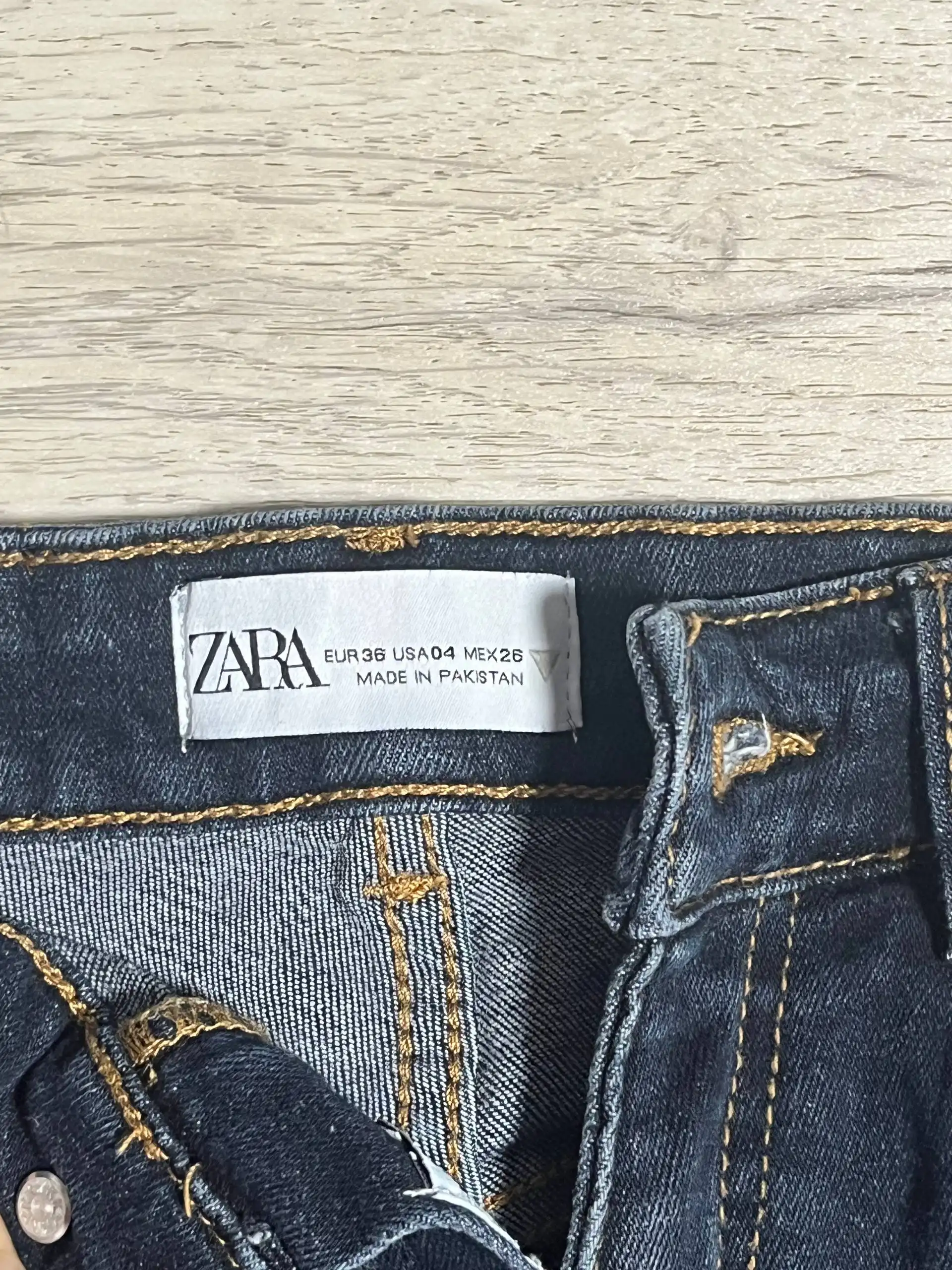 Продажа куртки и джинсов - Одежда в Пермь