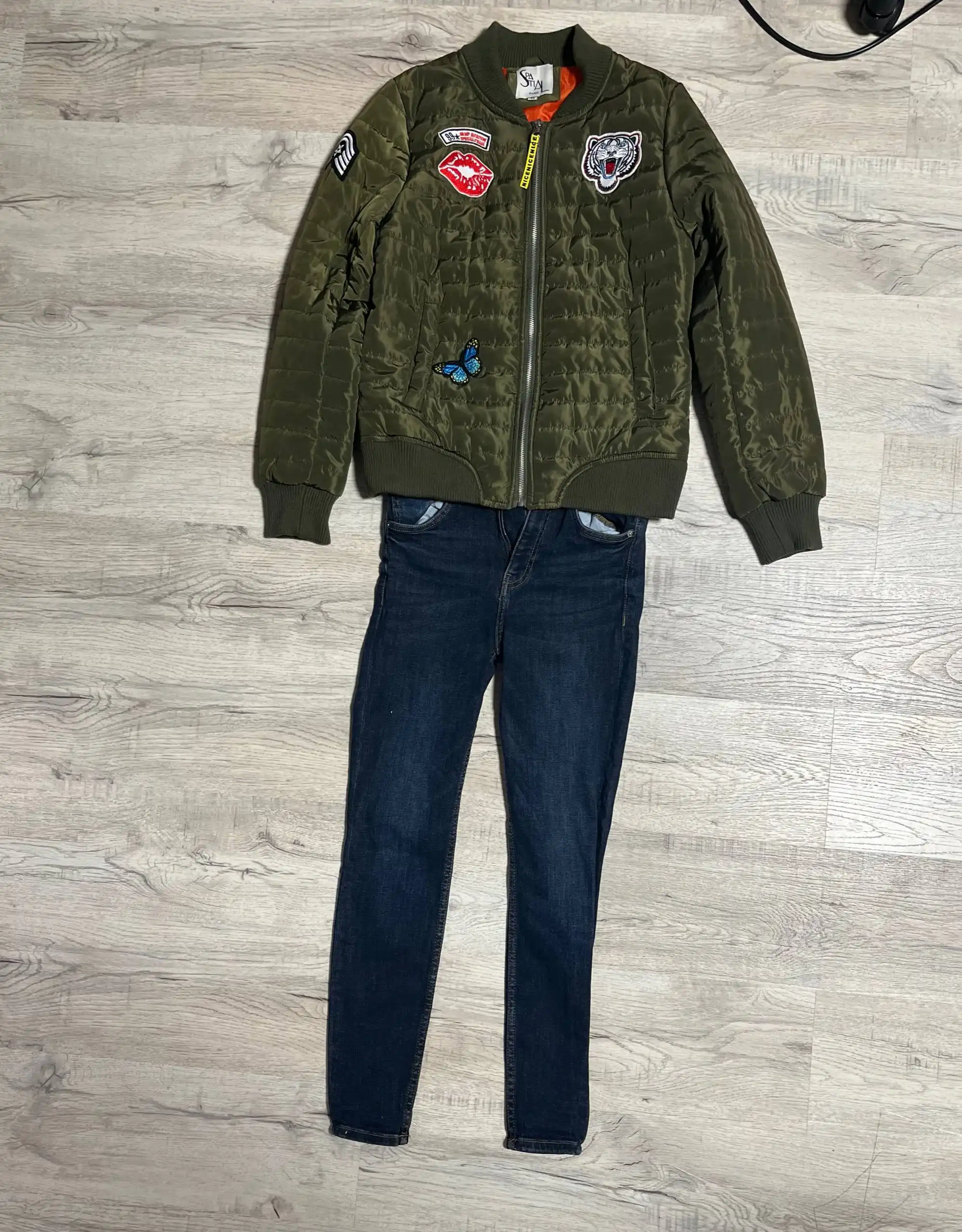 Продажа куртки и джинсов - Одежда в Пермь