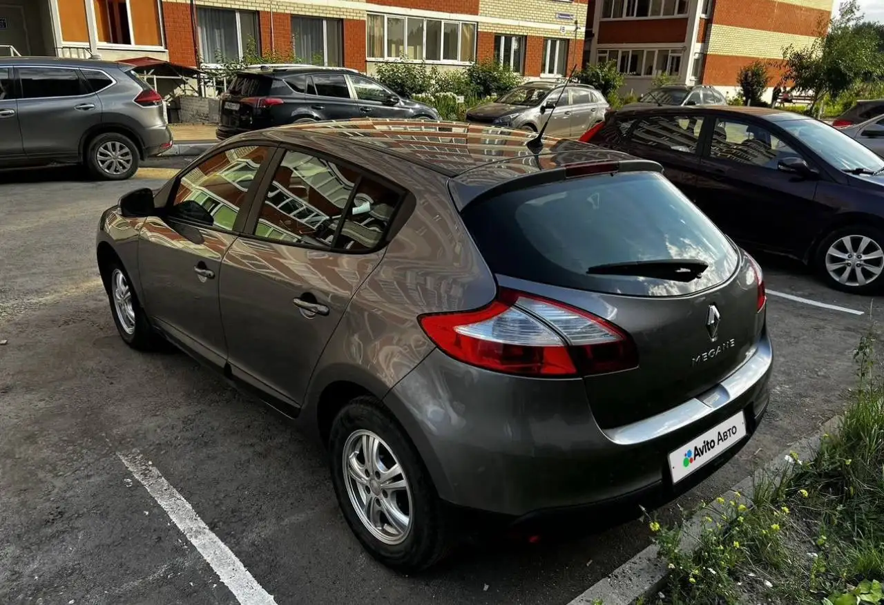 Продажа автомобиля 2012 года - Легковые автомобили (Авто) в Пермь