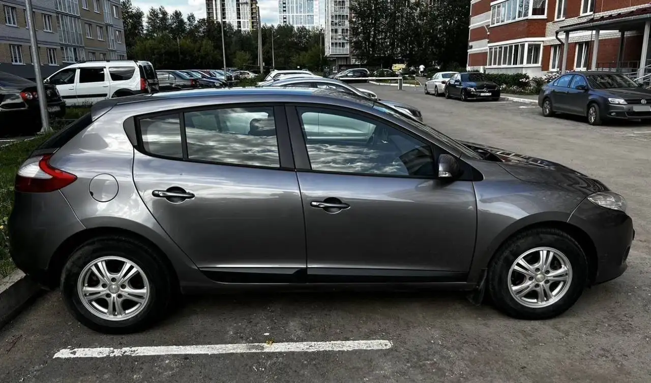 Продажа автомобиля 2012 года - Легковые автомобили (Авто) в Пермь