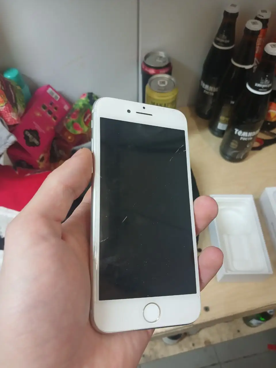 Продажа смартфона iPhone 8 64 ГБ с аккумулятором - Смартфоны (Электроника) в Пермь