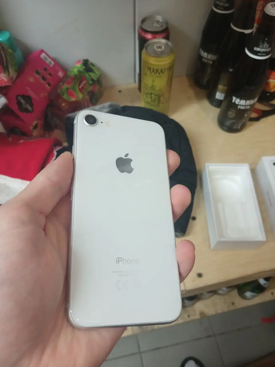 Продажа смартфона iPhone 8 64 ГБ с аккумулятором - Смартфоны (Электроника) в Пермь