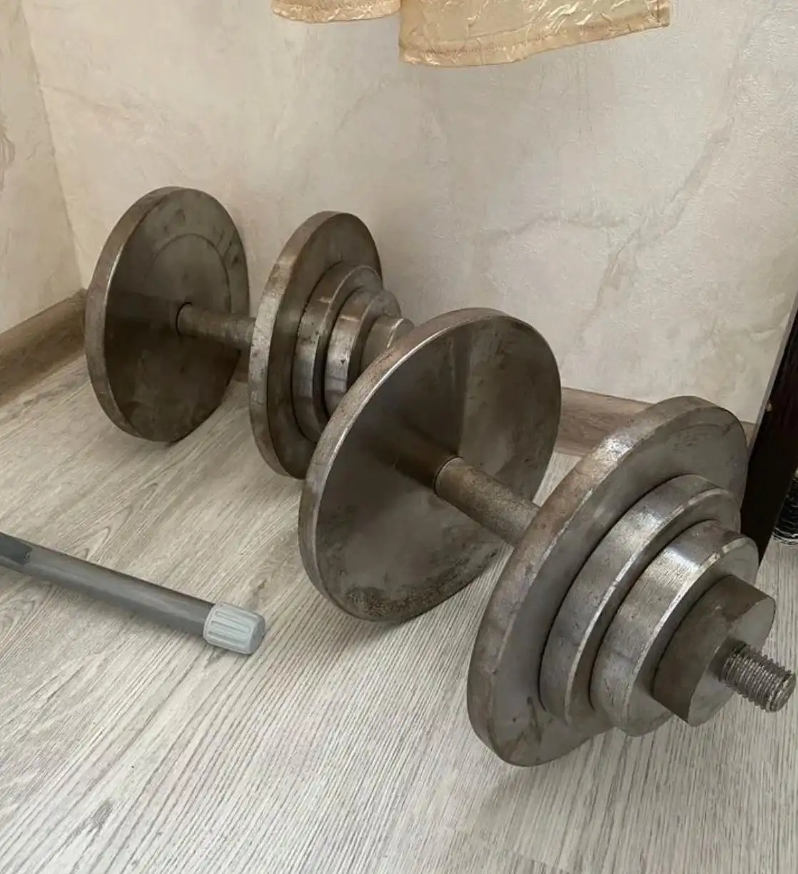 Продам разборные гантели 2 по 20 кг - Спорт и фитнес (Хобби и отдых) в Пермь