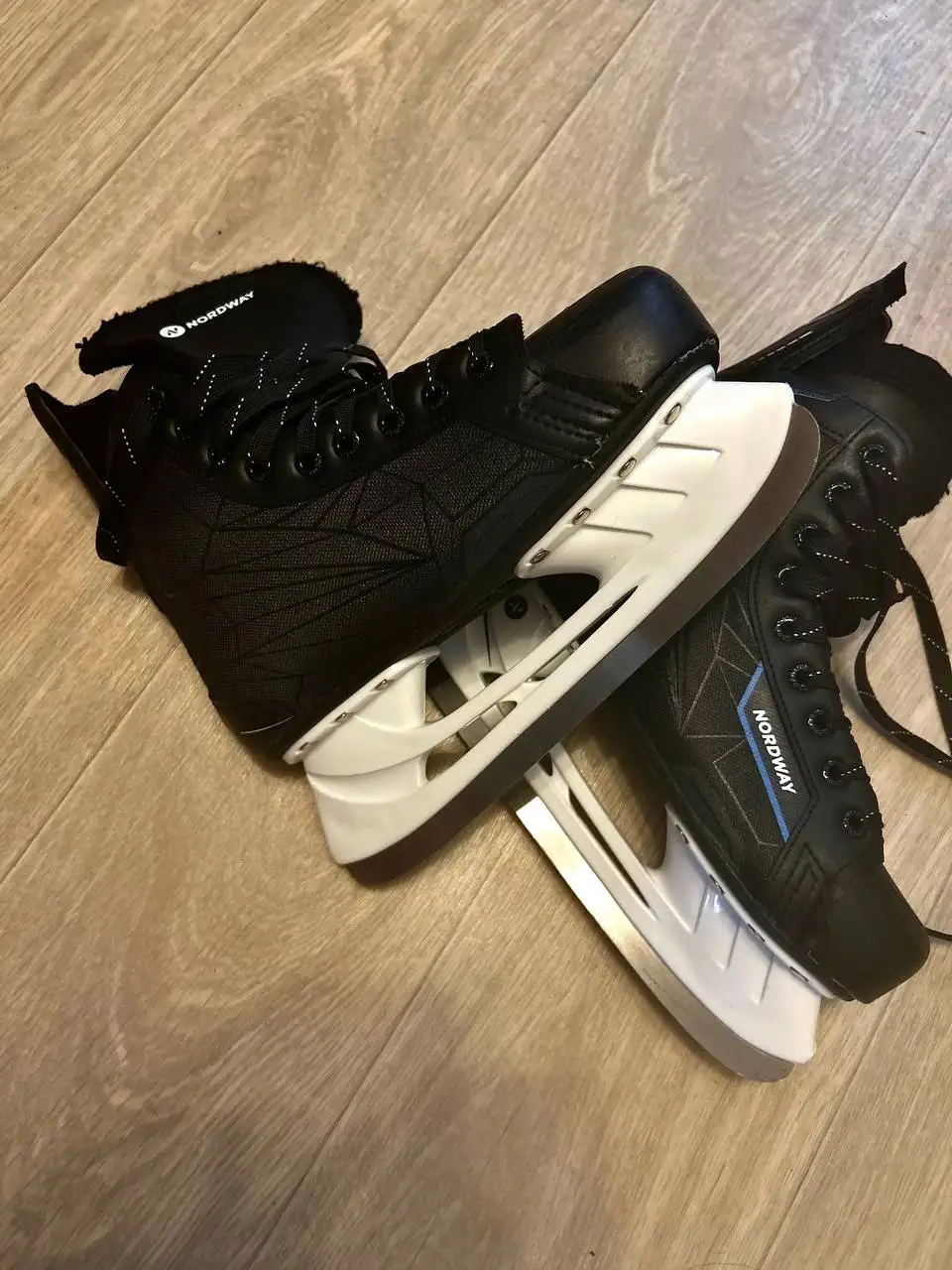 Мужские хоккейные коньки размер 41 - Спортивный инвентарь (Хобби и отдых) в Пермь