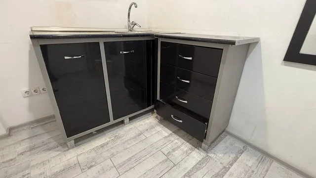 Продам кухонный гарнитур для маленькой кухни - Кухонная мебель в Пермь