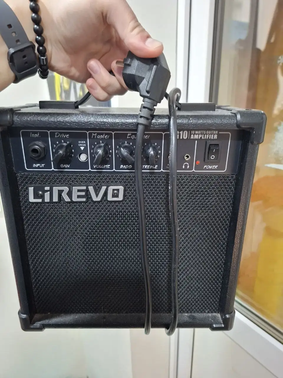 Продам электрогитару Terris с комбиком и комплектующими - Музыкальные инструменты (Хобби и отдых) в Пермь