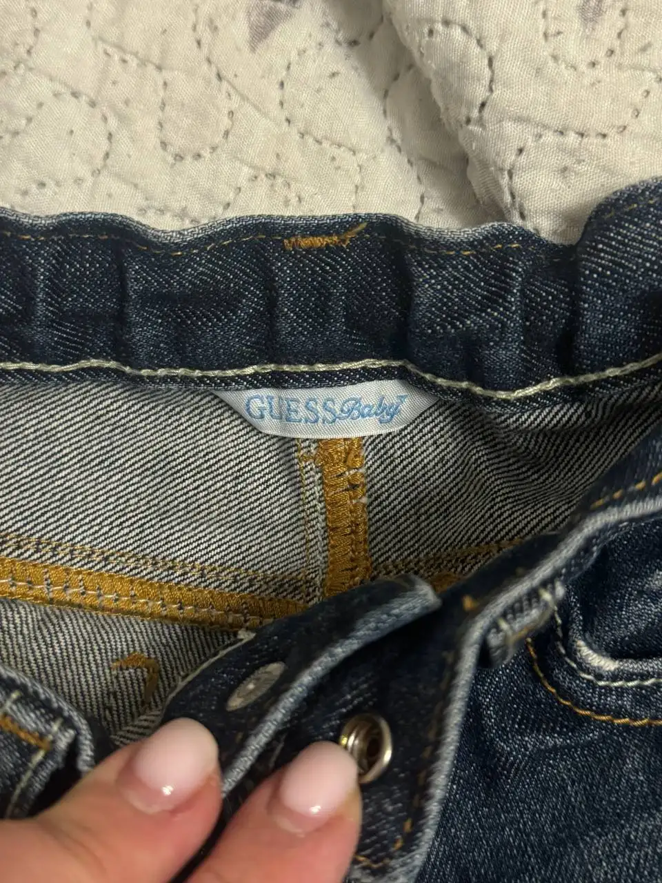 Дождевик и джинсы Guess Baby для детей 6-9 месяцев - Детская одежда (Товары для детей) в Пермь