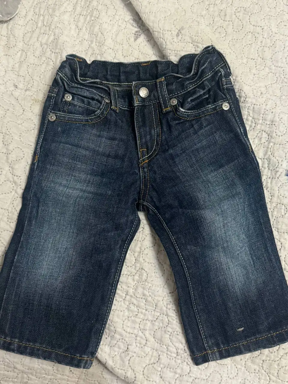 Дождевик и джинсы Guess Baby для детей 6-9 месяцев - Детская одежда (Товары для детей) в Пермь