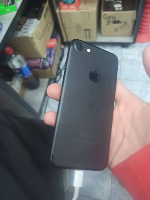 iPhone 7 32гб с неработающей кнопкой - Телефоны и планшеты в Пермь