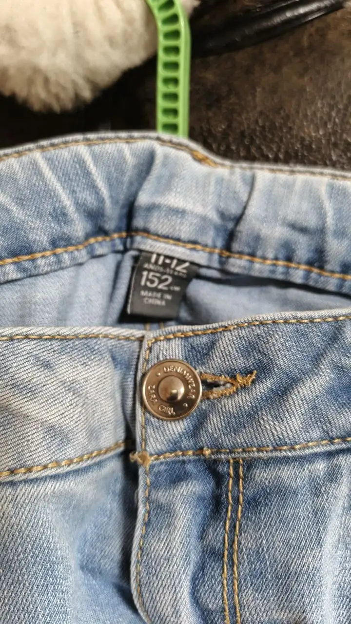 Куртка ветровка и джинсы для девочки - Верхняя одежда и брюки (Одежда) в Пермь