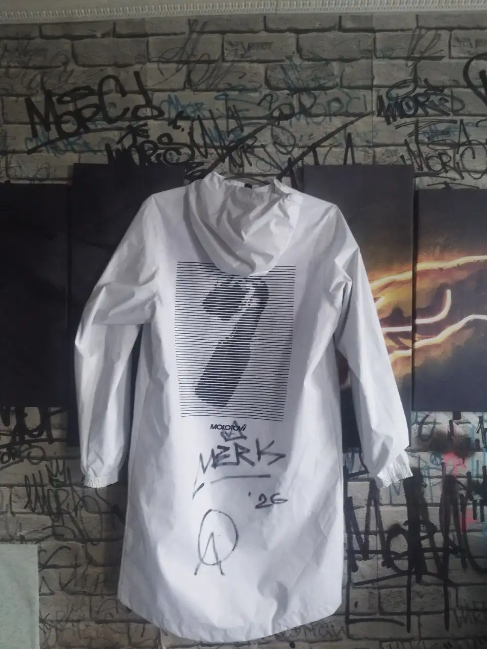Продажа/обмен футболки с тегом Молотова размер S - Футболки (Одежда) в Пермь