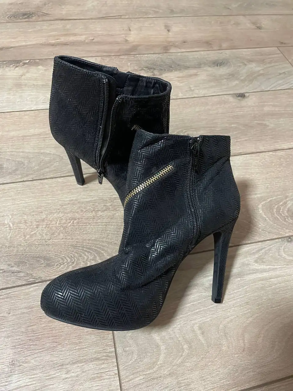 Оригинальные замшевые ботильоны Replay 38 размер и лёгкая женская куртка размер М(42/44) - Женская обувь и верхняя одежда (Одежда) в Пермь