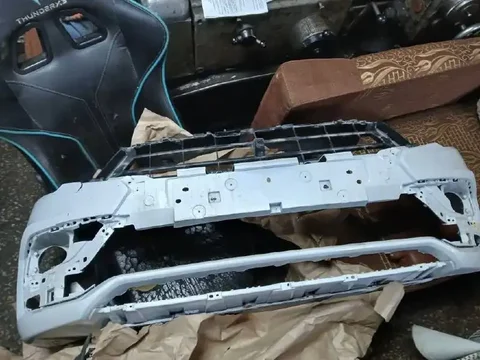 Продам родной передний бампер на LADA Vesta SW - Для телефонов в Пермь