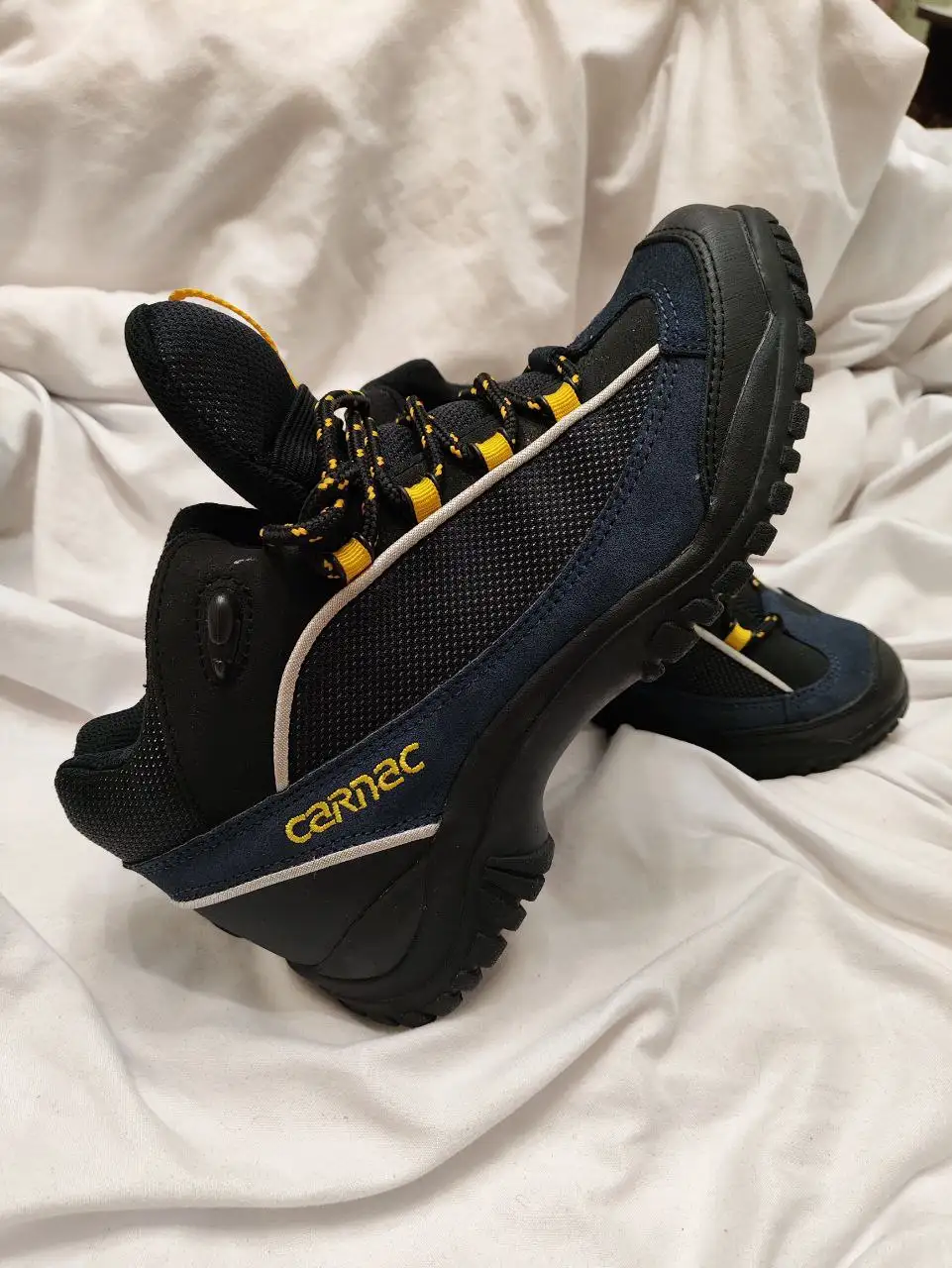 Крепкие вело-шузы с креплениями Shimano - Велоспорт (Хобби и отдых) в Пермь