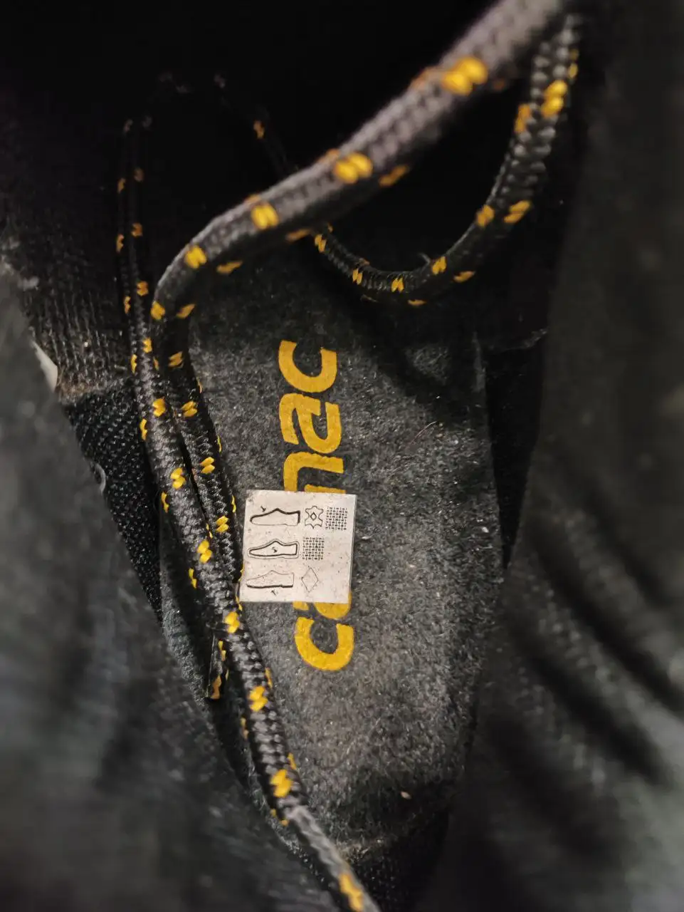 Крепкие вело-шузы с креплениями Shimano - Велоспорт (Хобби и отдых) в Пермь