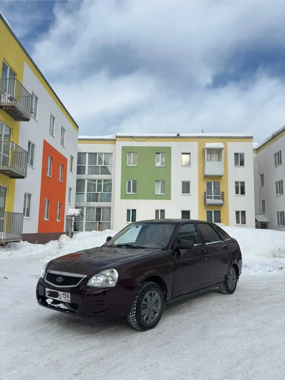 Продам Приору 2011 года выпуска цвета портвейн - Авто в Пермь