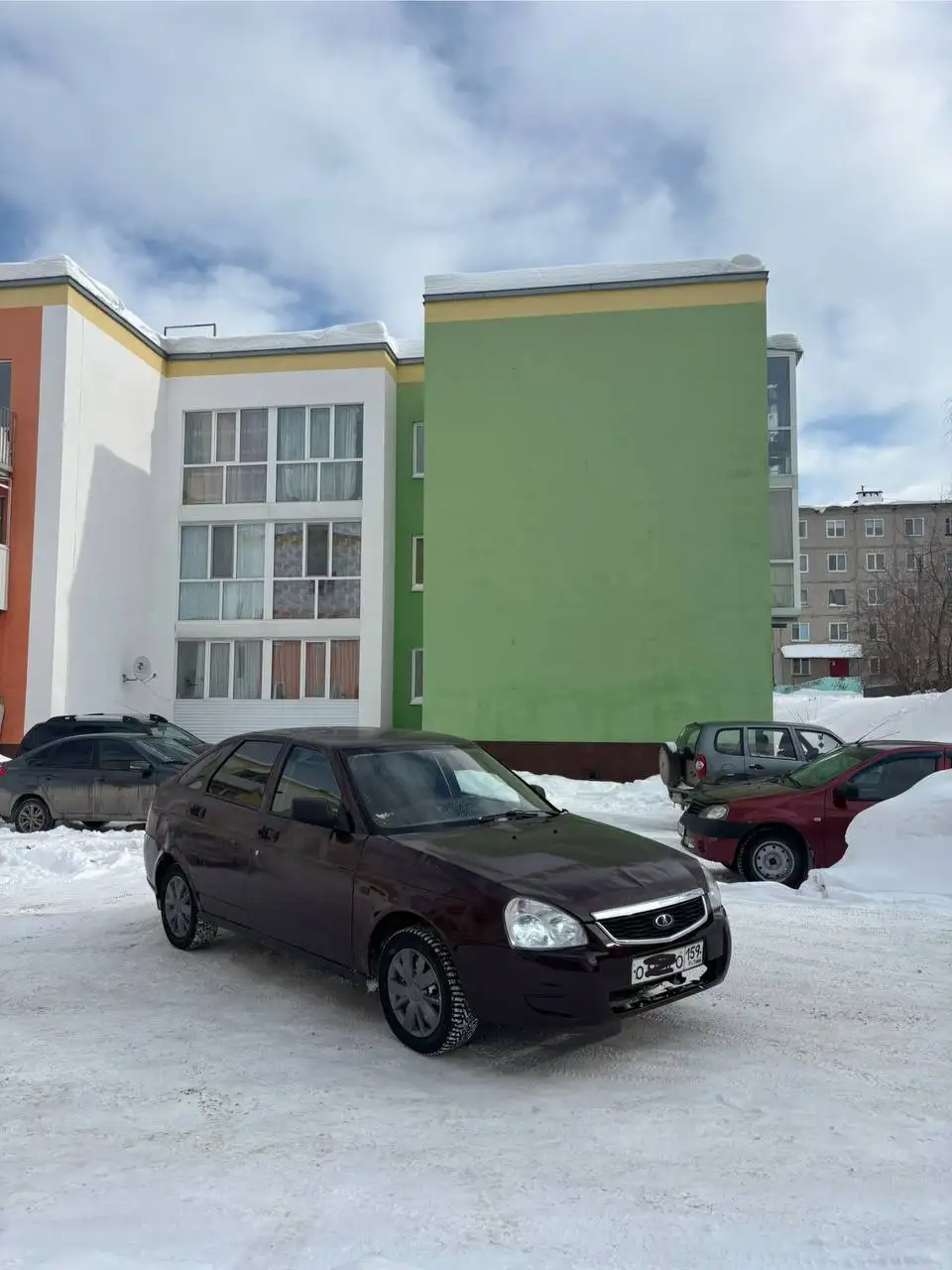 Продам Приору 2011 года выпуска цвета портвейн - Авто в Пермь