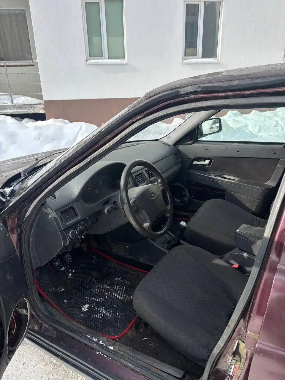 Продам Приору 2011 года выпуска цвета портвейн - Авто в Пермь