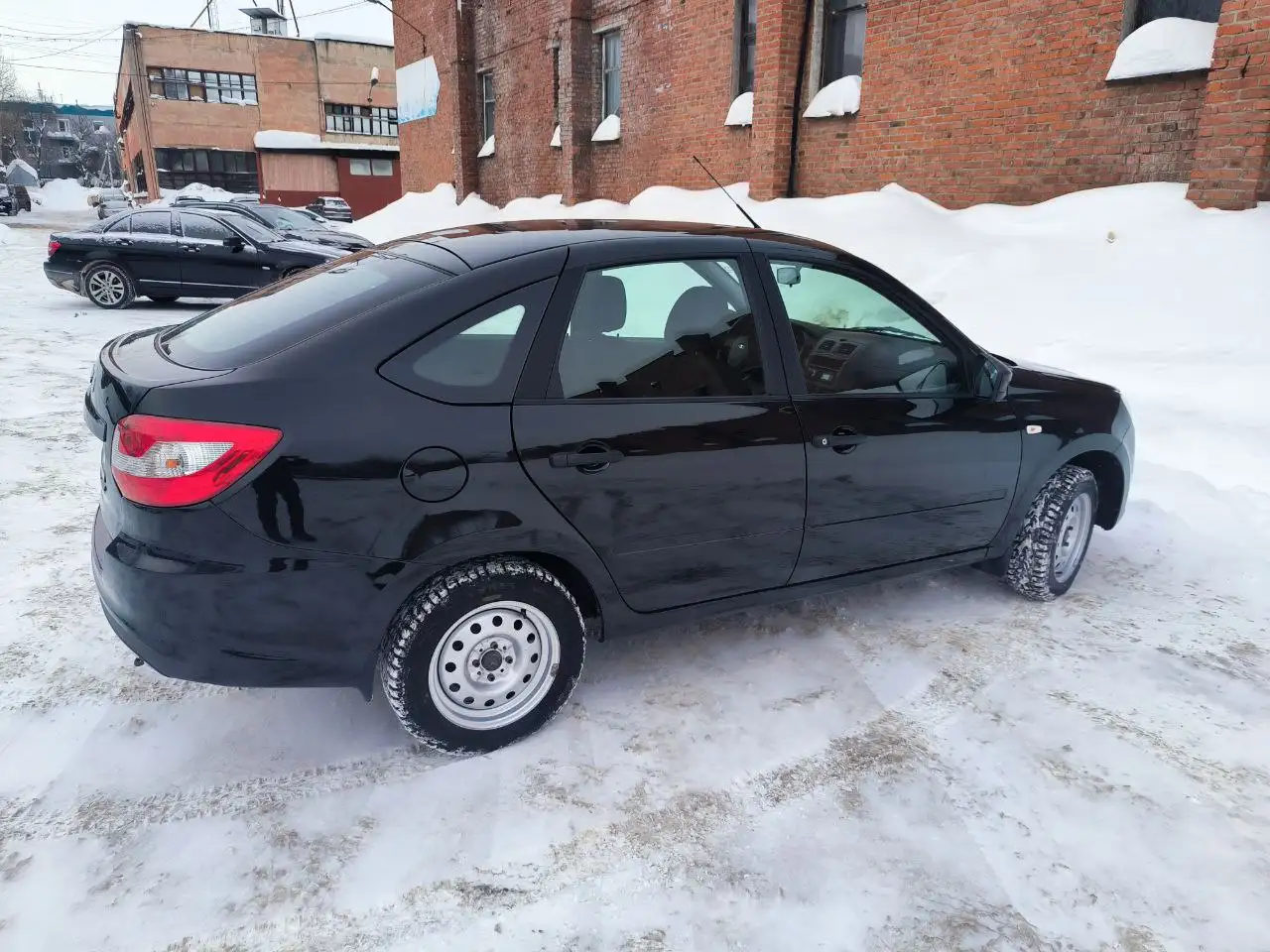 Продажа автомобиля Lada Granta Liftback 2018 года - Легковые автомобили (Авто) в Пермь