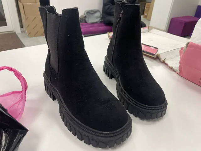 Продажа новых кроссовок 38 размера - Свитер в Пермь