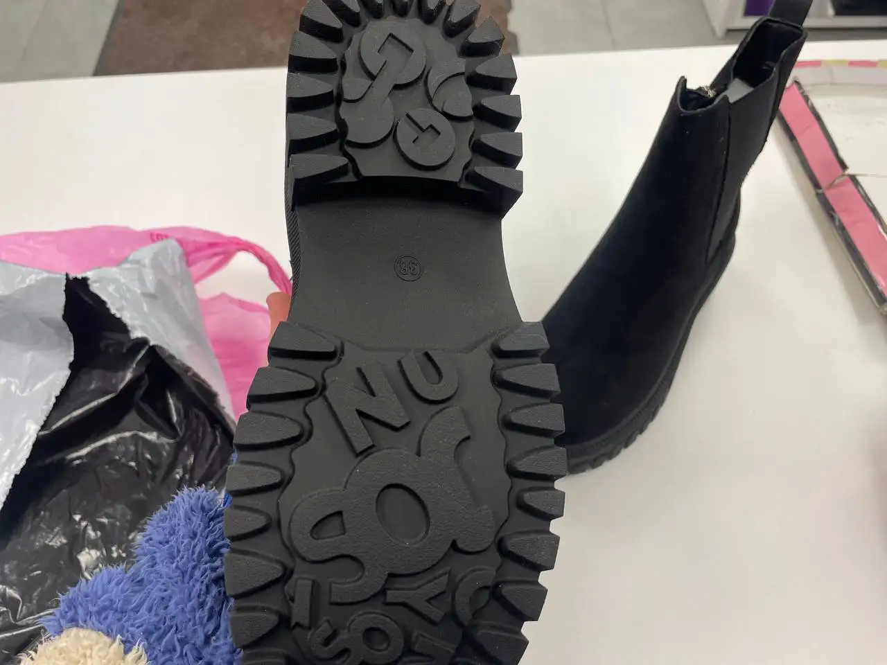 Продажа новых кроссовок 38 размера - Обувь (Одежда) в Пермь