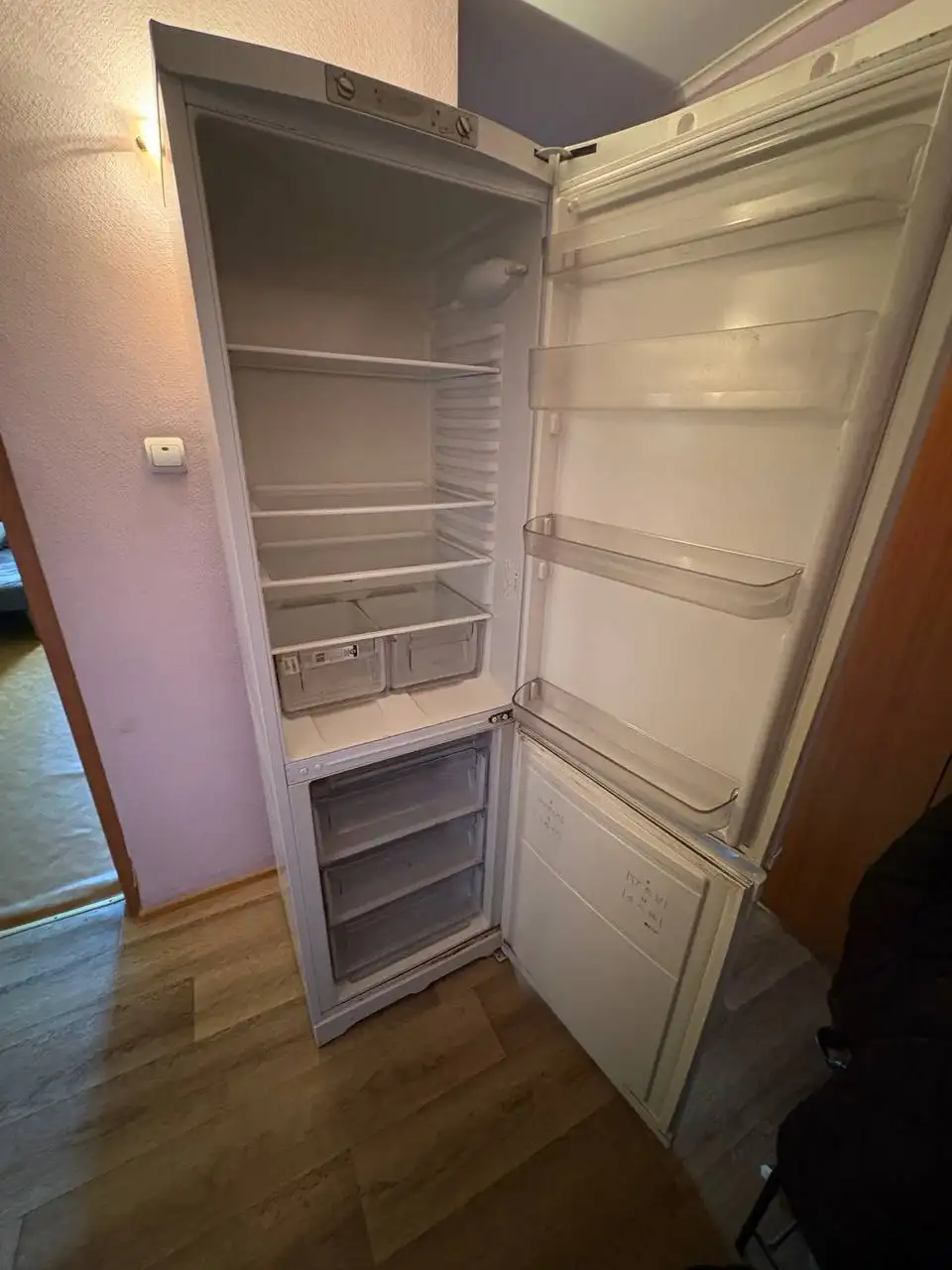 Холодильник Аристон - Бытовая техника (Для дома и дачи) в Пермь