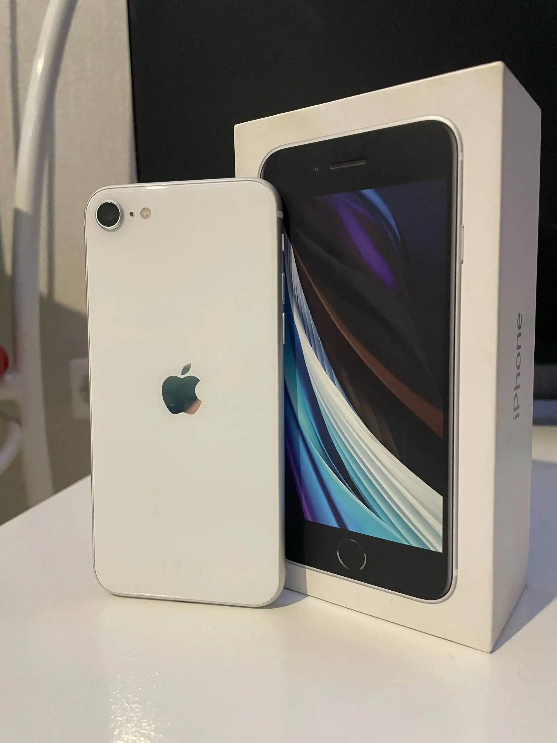 Продам SE 2020 - Электроника в Пермь