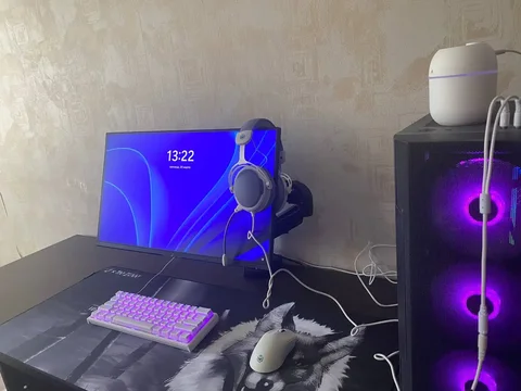 Компьютер с монитором и столом в комплекте - Видеонаблюдение в Пермь