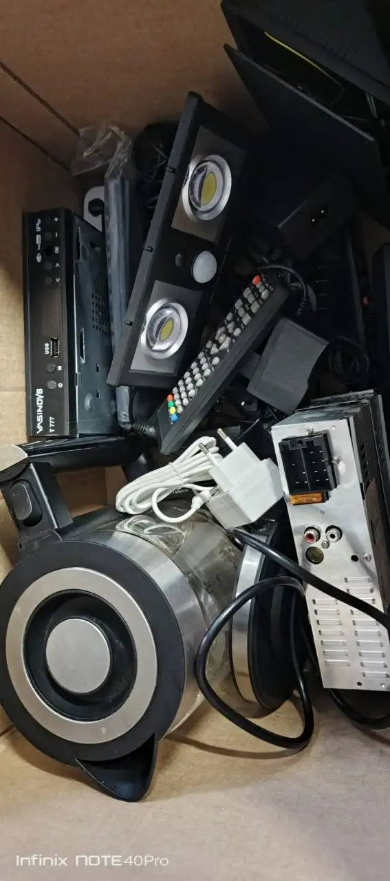 Продам автомобиль на запчасти или под восстановление - Запчасти (Авто) в Пермь