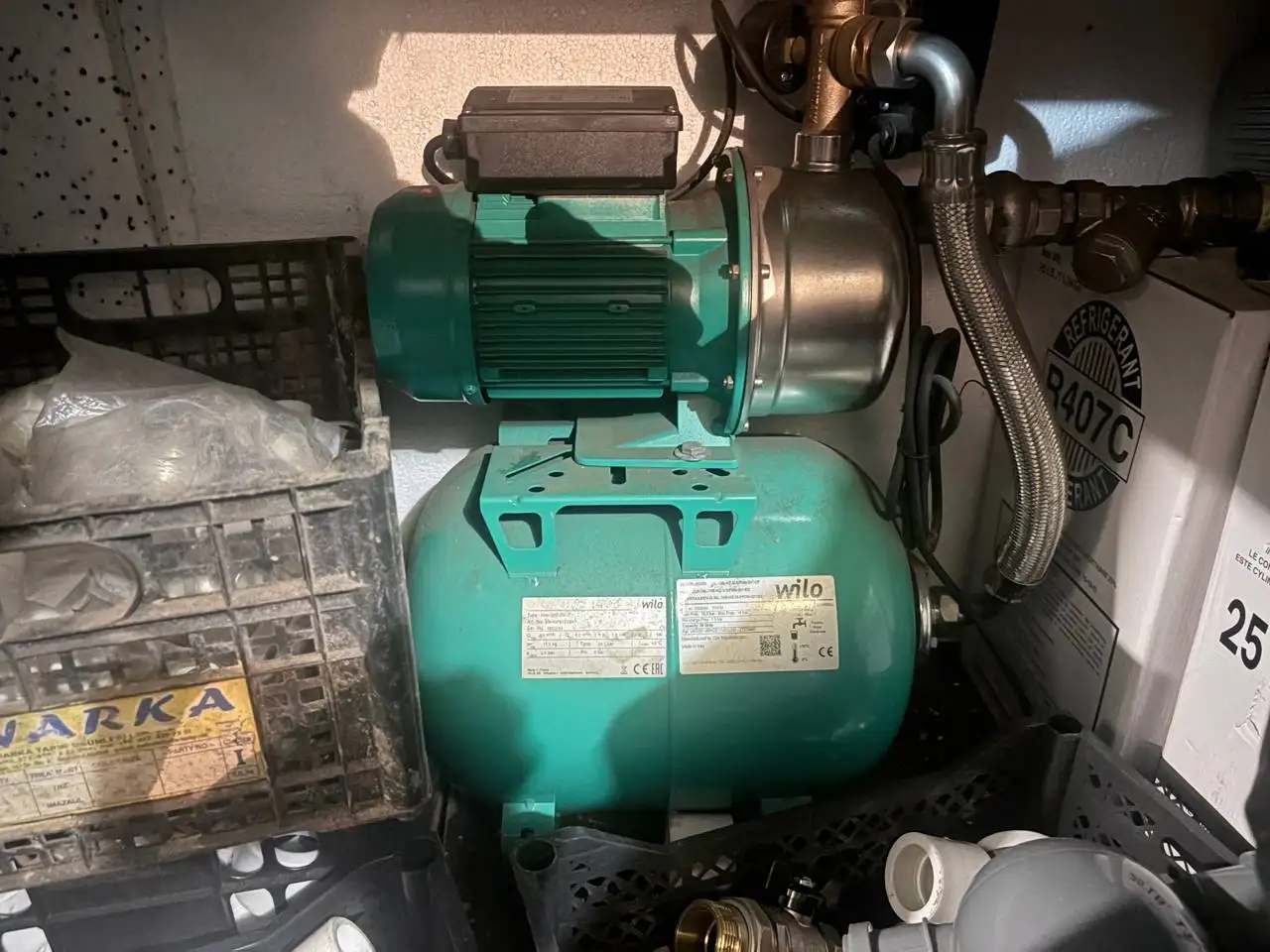 Продажа фреона и насосной станции - Барахолка в Пермь