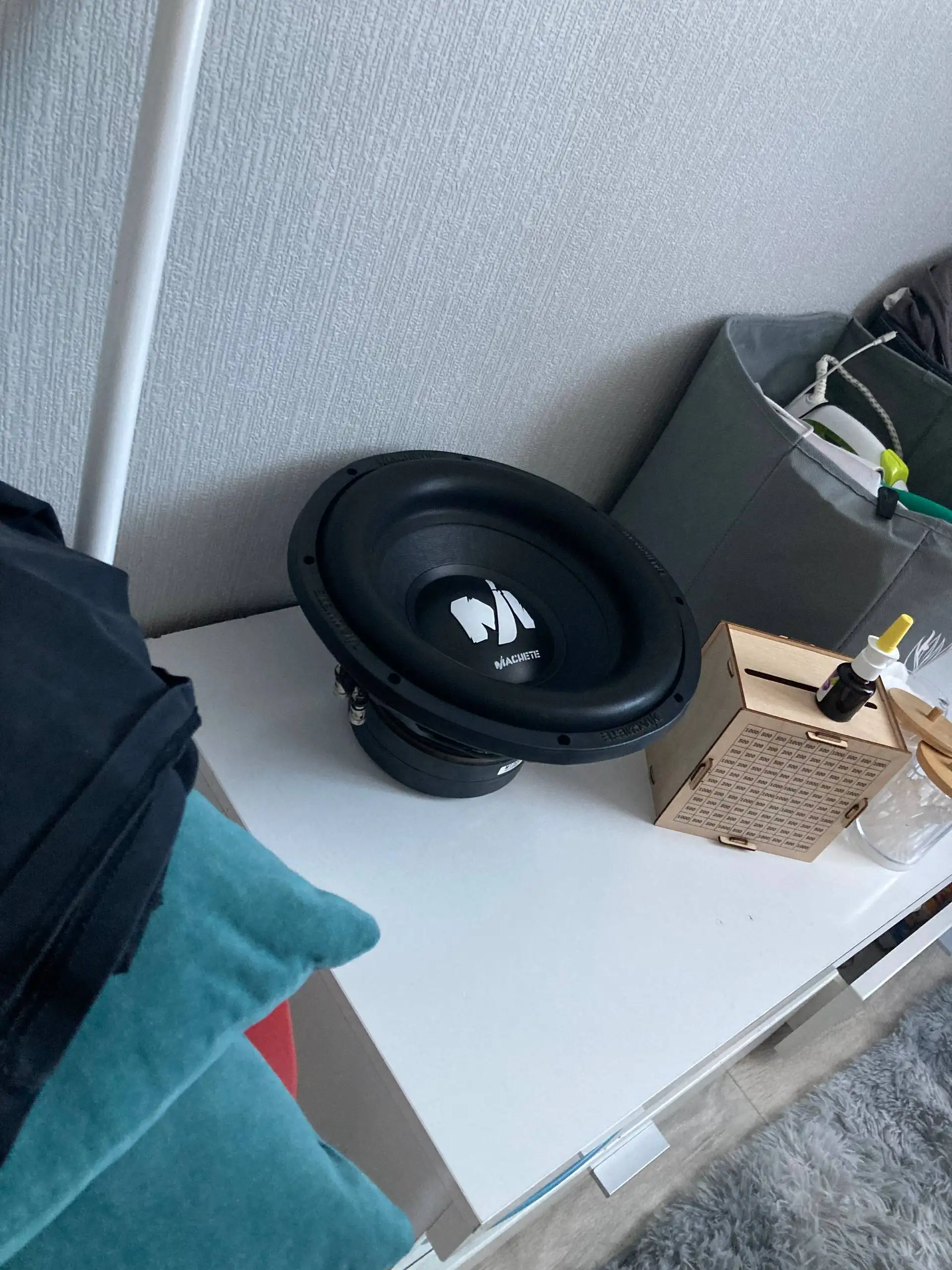 Продам сабвуфер 12 дюймов - Аудиотехника (Электроника) в Пермь