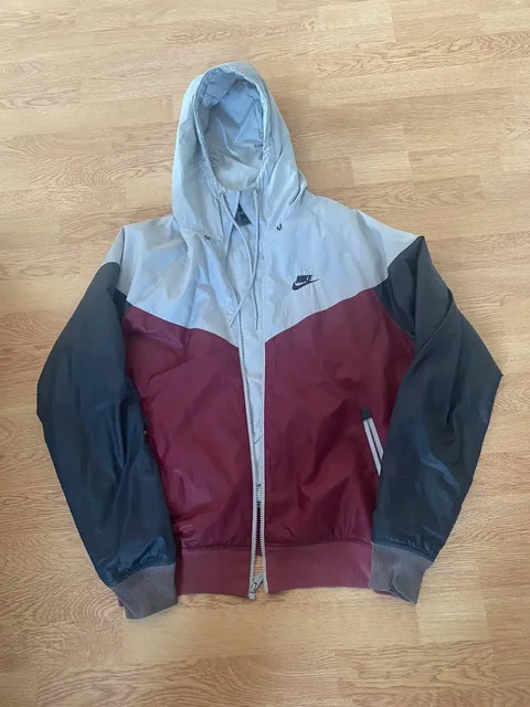 Продам ветровку Nike оригинал - Антисептики, лекарства в Пермь