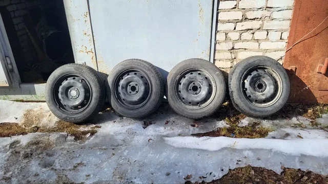 Продам комплект колёс с Весты - Автоаксессуары в Пермь