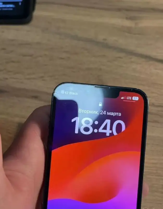 iPhone 13 128 ГБ с трещиной на дисплее - Смартфоны (Электроника) в Пермь