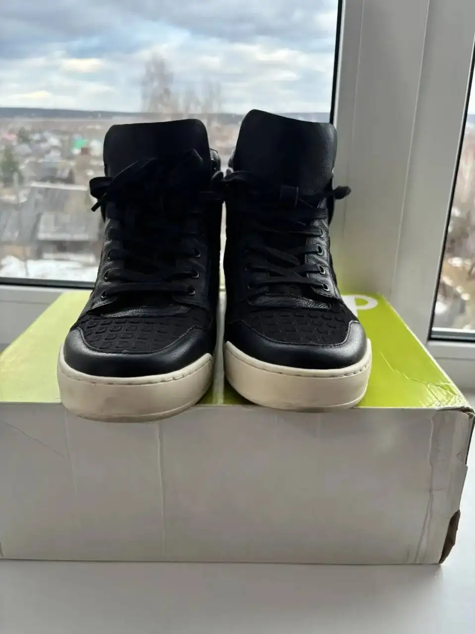 Продажа обуви Calvin Klein и Air Jordan 12 - Обувь (Одежда) в Пермь
