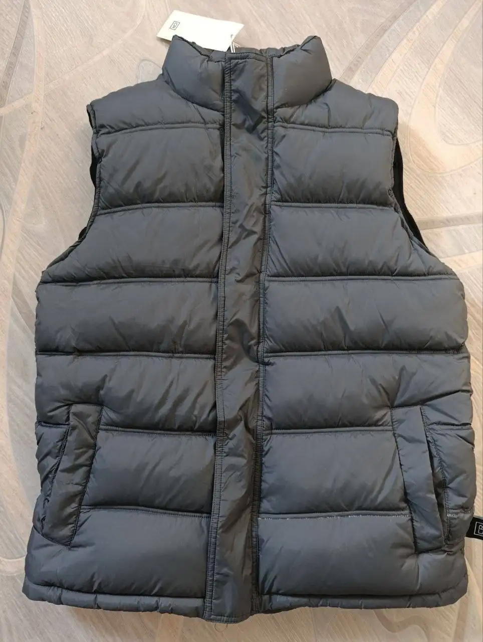 Продажа новой жилетки с биркой размер XS - Одежда в Пермь