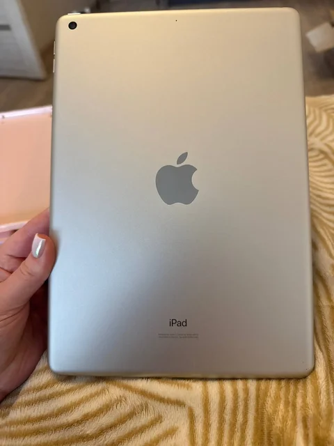 Продам айпад 9-го поколения - Компьютеры и комплектующие в Пермь
