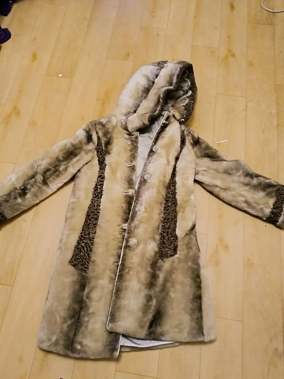 Продам шубы в хорошем состоянии - Верхняя одежда (Одежда) в Пермь