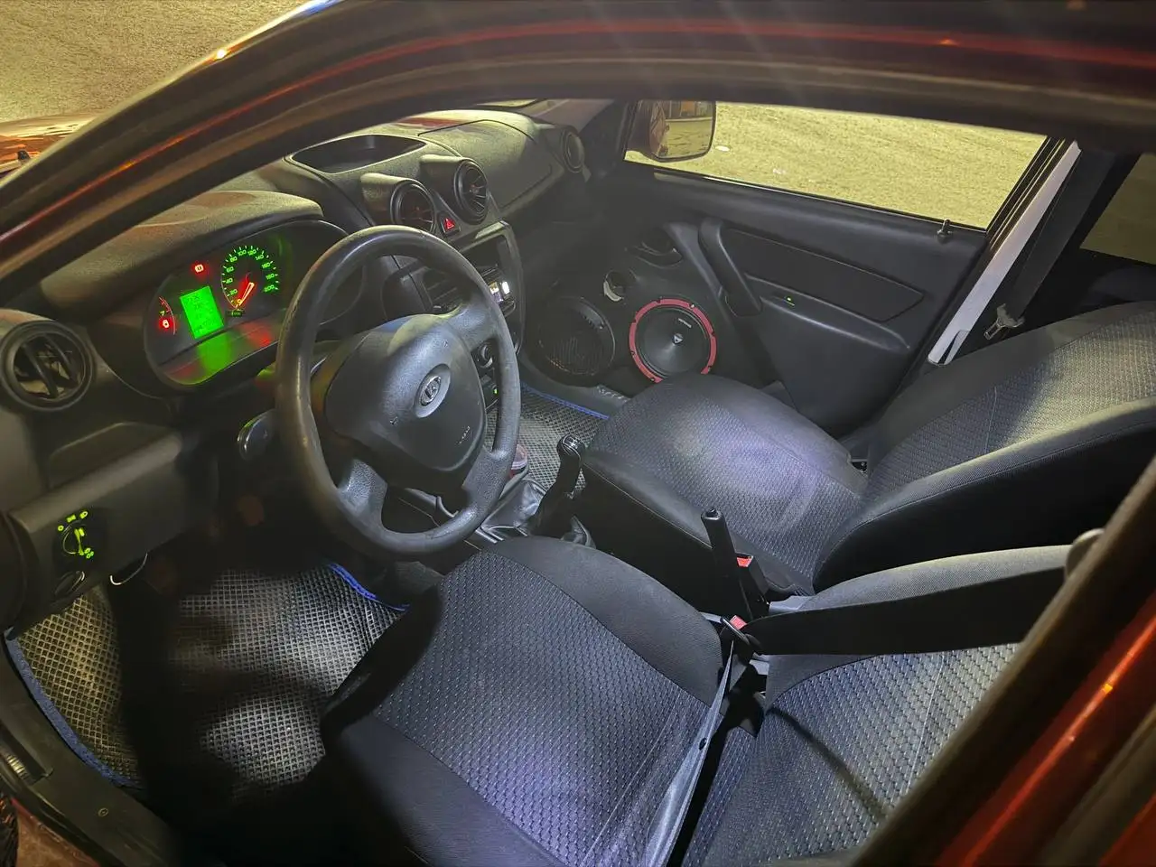 Продажа Лада Гранта 2013 года выпуска - Легковые автомобили (Авто) в Пермь