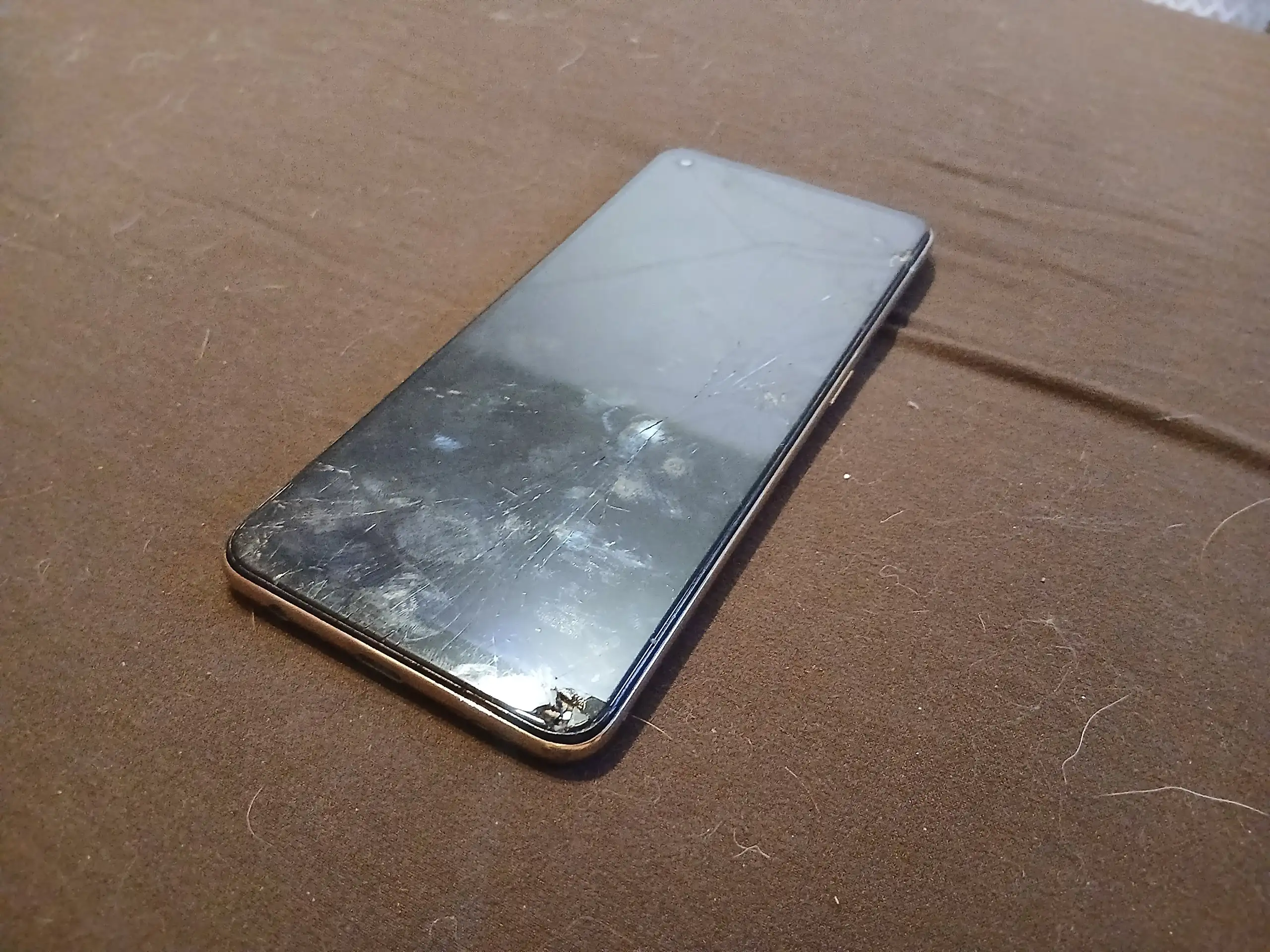 Смартфон с неработающим экраном - Смартфоны и телефоны (Электроника) в Пермь