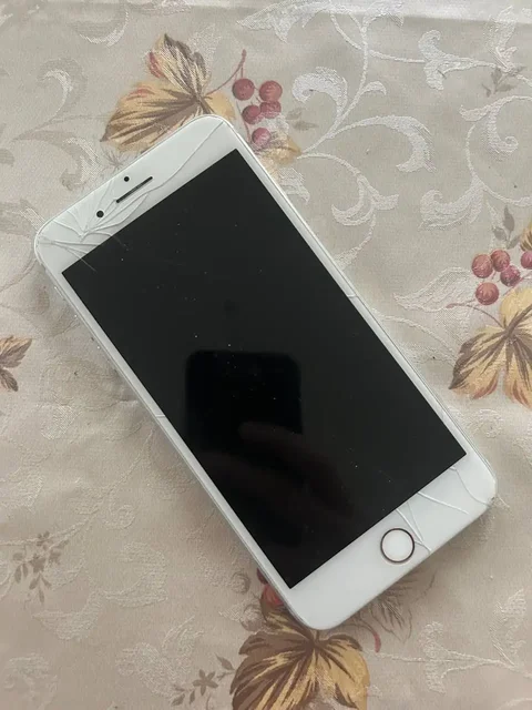 Продам iPhone 7+ 128 ГБ с разбитым экраном - Самокаты в Пермь
